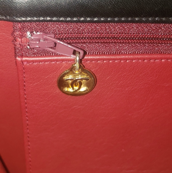 Chanel Classic Quilted Lambskin Bag FULL SET, BOX AND DUSTBAG Series 2 - Picture 10 of 16